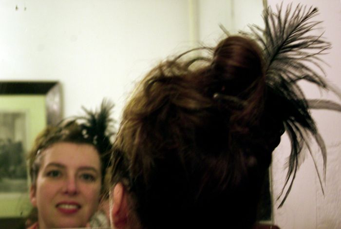 2010-12dec-19-Laura-in-mirror.jpg