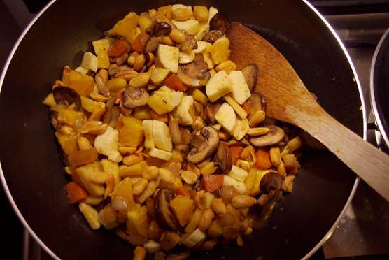 Fruit-pindamengsel in pan